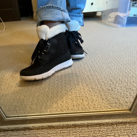 Sorel Out and About Leopard print boots size 9 - Picture 4 of 10